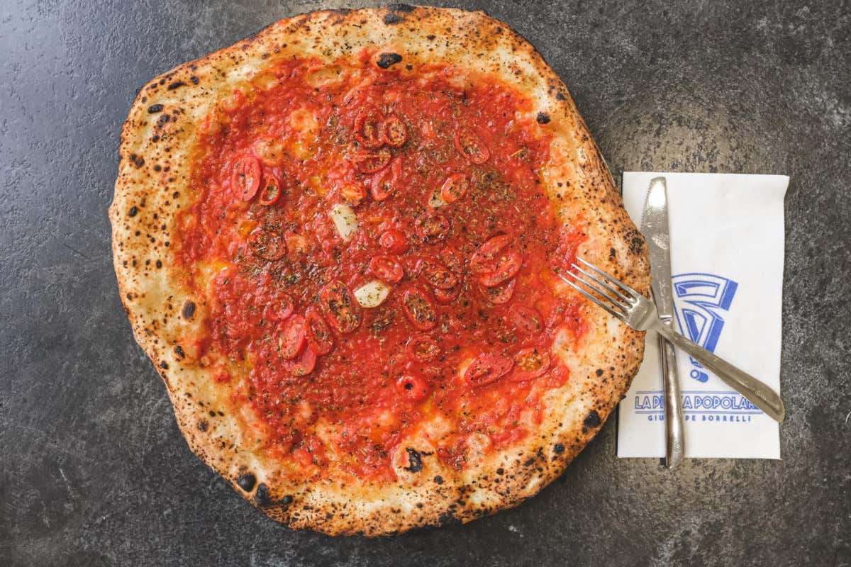 La ruota di carro a Milano? Dove mangiare il formato XXL della pizza napoletana verace