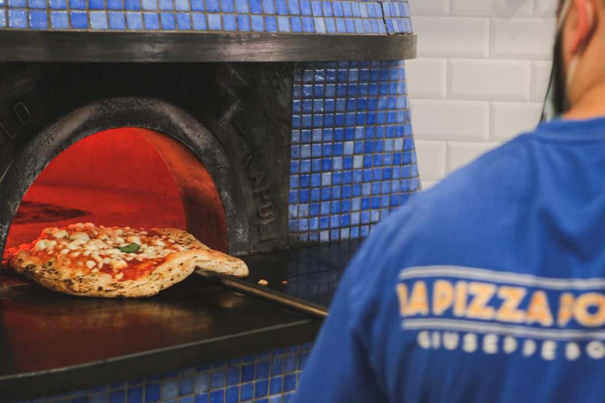 La ruota di carro a Milano? Dove mangiare il formato XXL della pizza napoletana verace
