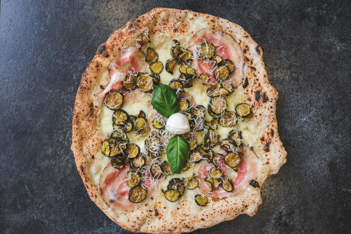 La ruota di carro a Milano? Dove mangiare il formato XXL della pizza napoletana verace