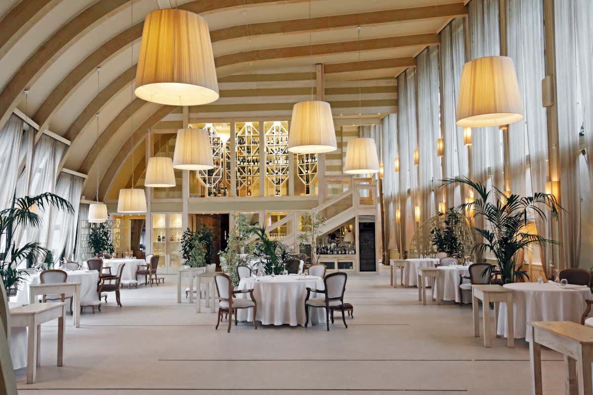 La Porta di Bologna: comfort, eleganza e una cucina che parla mediterraneo La Porta di Bologna: comfort, eleganza e una cucina che parla mediterraneo