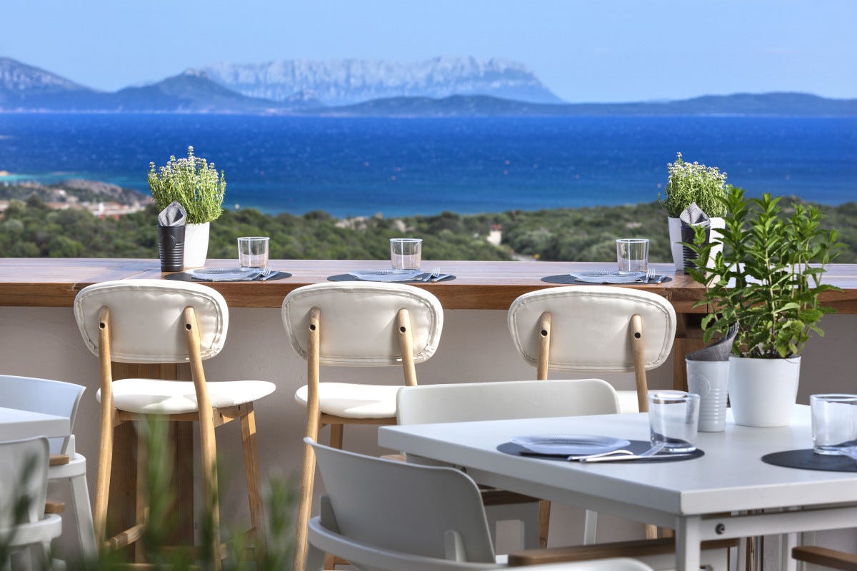 Le migliori terrazze con vista per mangiare all'aperto in Sardegna