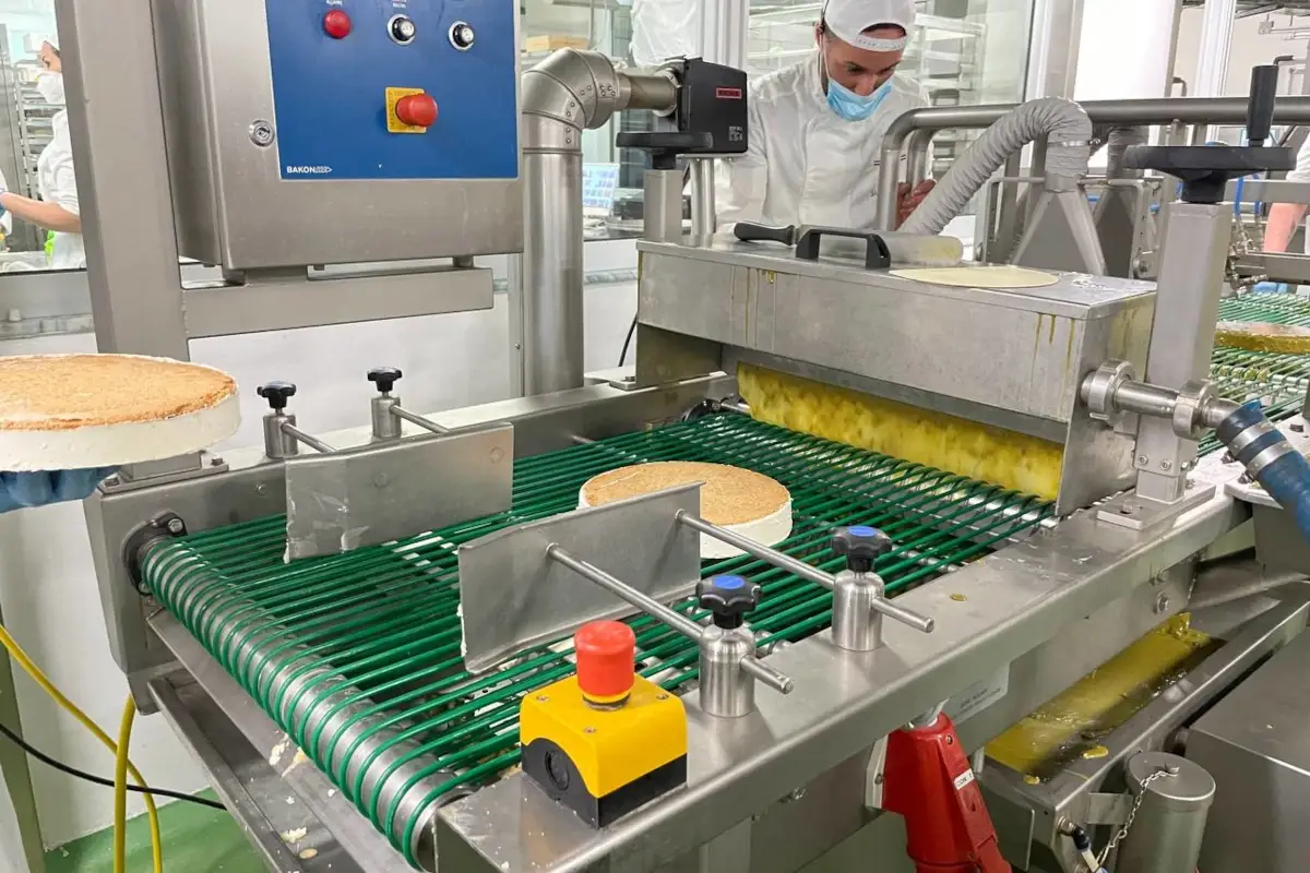 Un momento della visita al laboratorio di Sal De Riso Sostenibilità e ambiente protagonisti al Simposio pubblico di Ampi