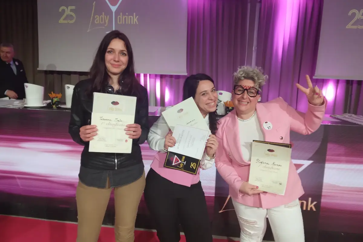Lady Drink 2022: da sinistra, Tiziana Sata, Laura Ceccacci e Stefania Nanni &Egrave; Laura Ceccacci la 25&ordf; Lady Drink