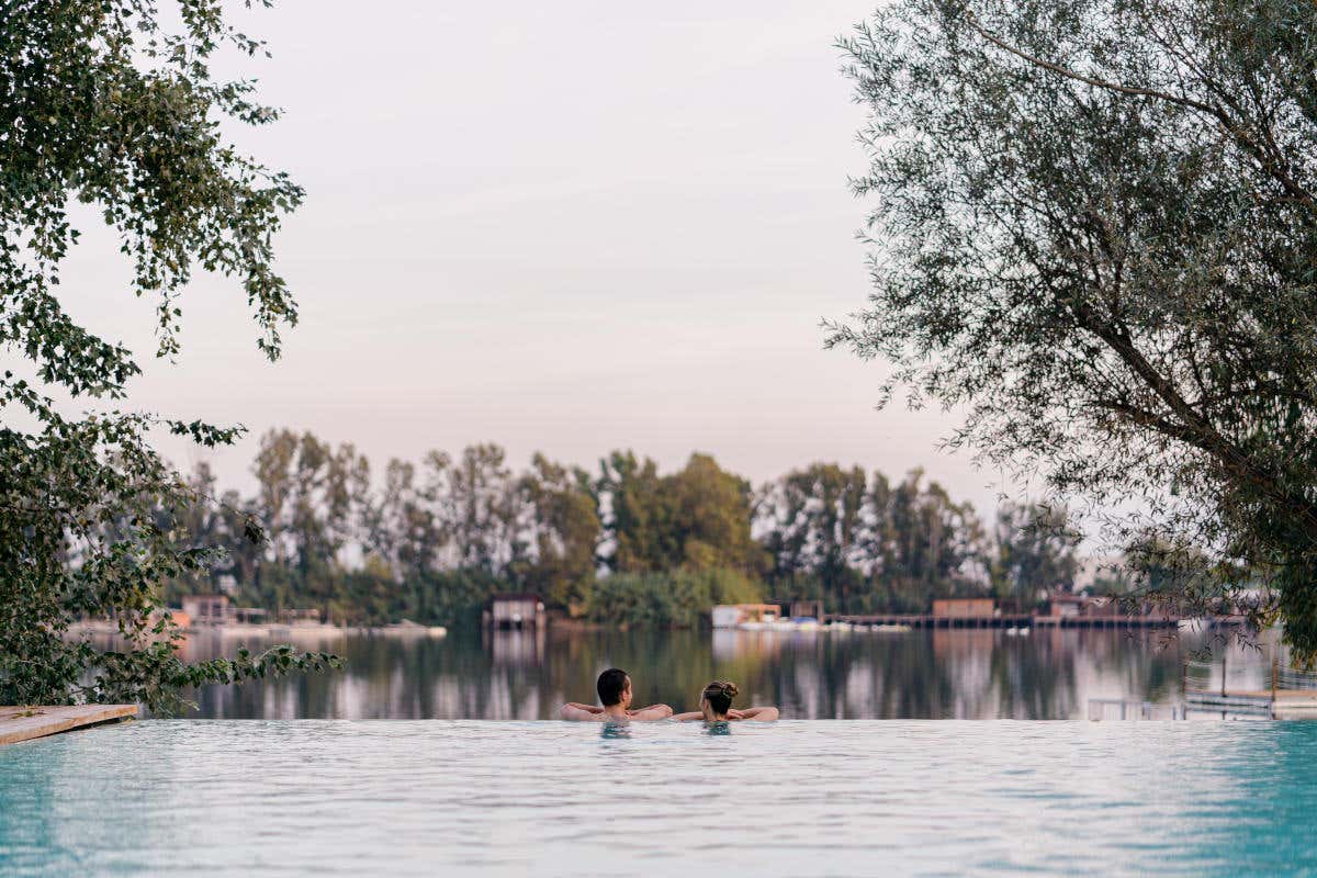 Laghi Nabi: l'ideale per esperienze di coppia Un tuffo nella natura: dieci piscine outdoor con vista panoramica in tutta Italia