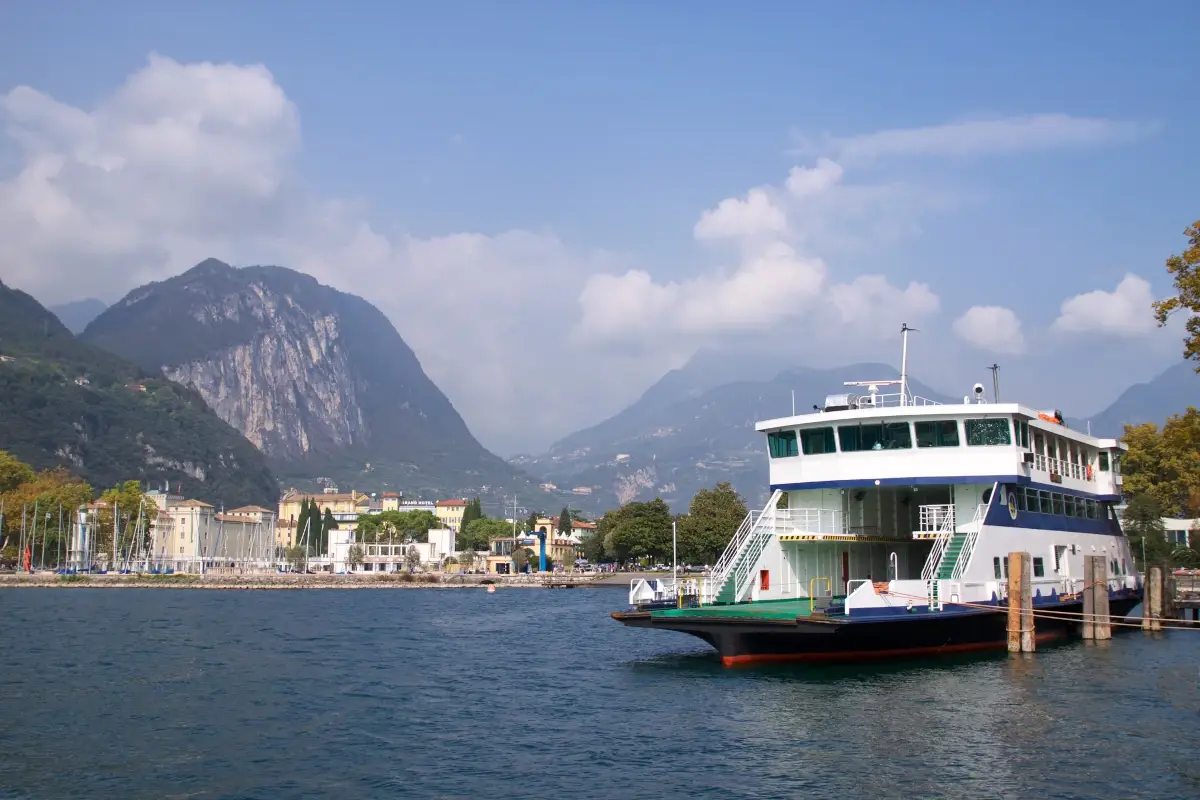 Lago di Garda Estate 2022, vacanze in Lombardia: il Lago di Garda &egrave; sold out