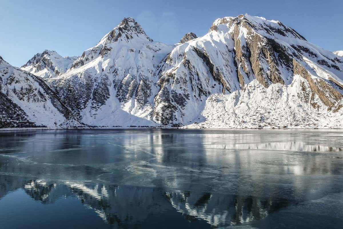Lago Morasco in inverno Sulle Alpi c’è di più: alla scoperta della ruvida e signorile Val Formazza