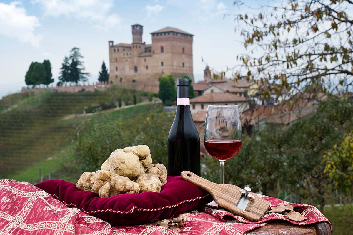 Vino e tartufo bianco, eccellenze piemontesi Nebbiolo, Barbera e non solo: nelle Langhe tante varietà per vini d’eccellenza