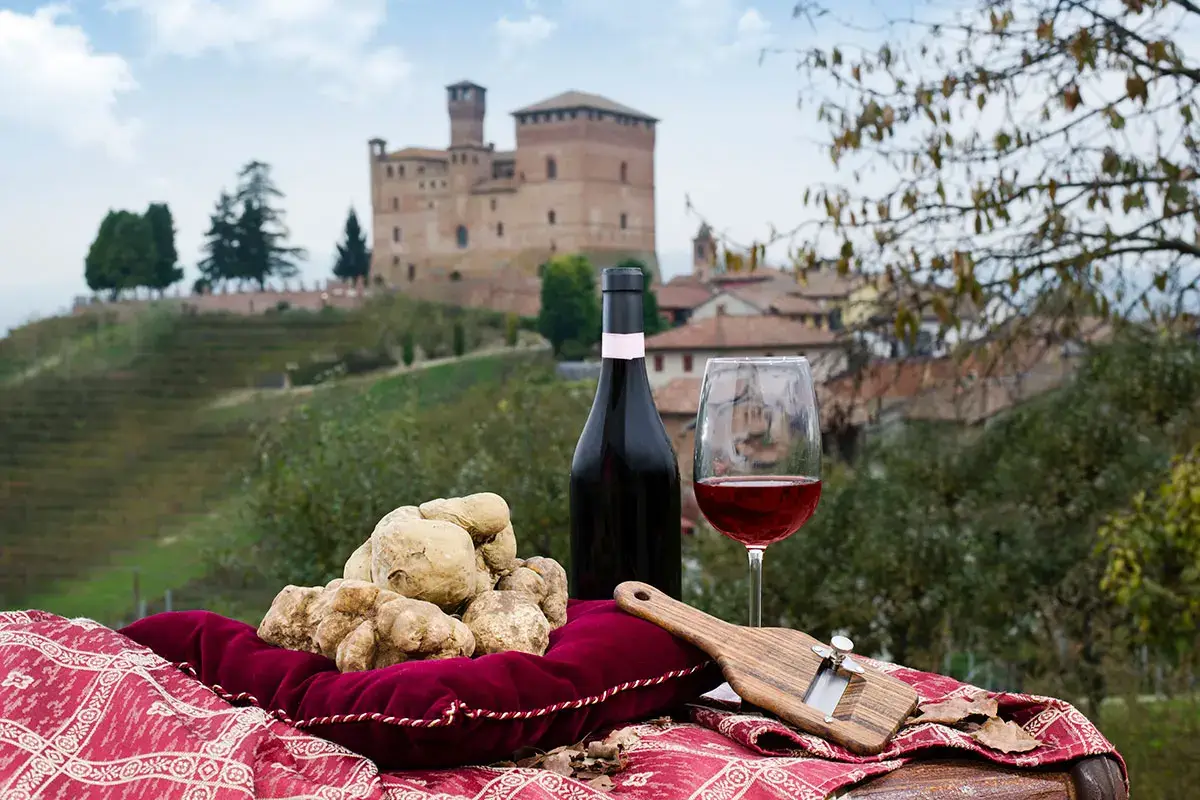 Vino e tartufo bianco, eccellenze piemontesi Nebbiolo, Barbera e non solo: nelle Langhe tante variet&agrave; per vini d&rsquo;eccellenza