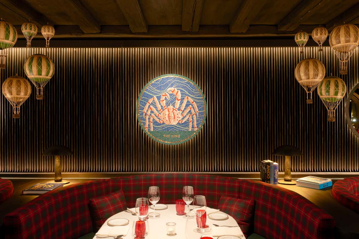 Dettagli della sala di Langosteria St. Moritz Langosteria in alta quota: inaugurato il ristorante di St. Moritz