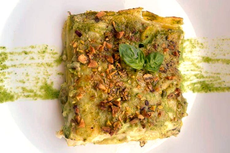Il piatto vincitore della categoria Foto, nazione Italia, mese di aprile - Lasagna con broccoli  e granella di pistacchi