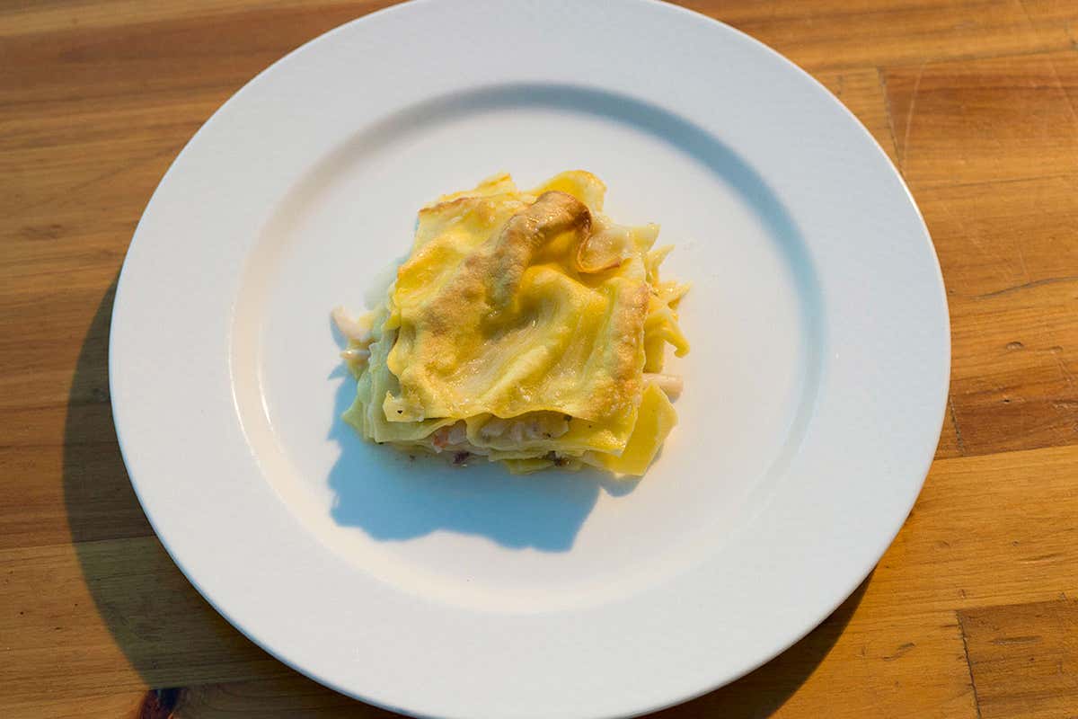 Lasagnetta di mare e pesto. Foto: Piero Principi Cena in vigna: i colpi di scena di Montecappone-Mirizzi