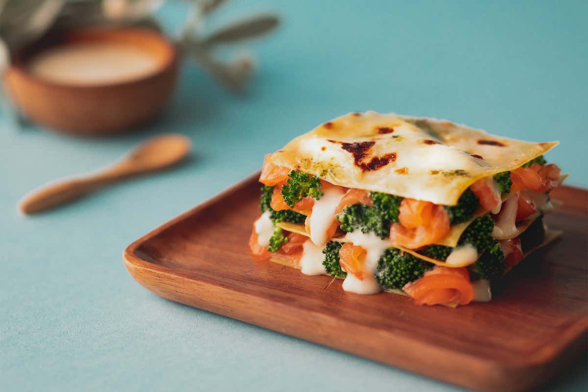 Lasagnette gratinate con salmone norvegese affumicato e broccoletti