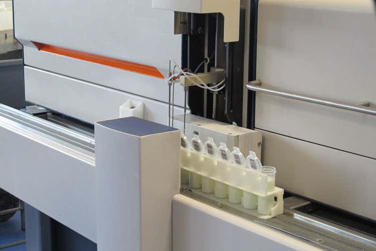 (Latte e derivati, analisi di laboratorio per garantire la qualità in tavola) (Latte e derivati, analisi di laboratorio per garantire la qualità in tavola)