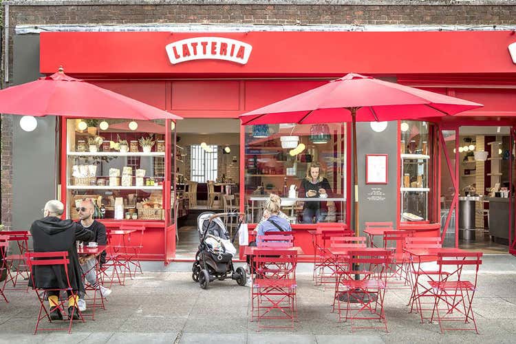 L'insegna del locale londinese a Islington (Le vecchie latterie milanesi rivivono in un caff&egrave; di Londra)