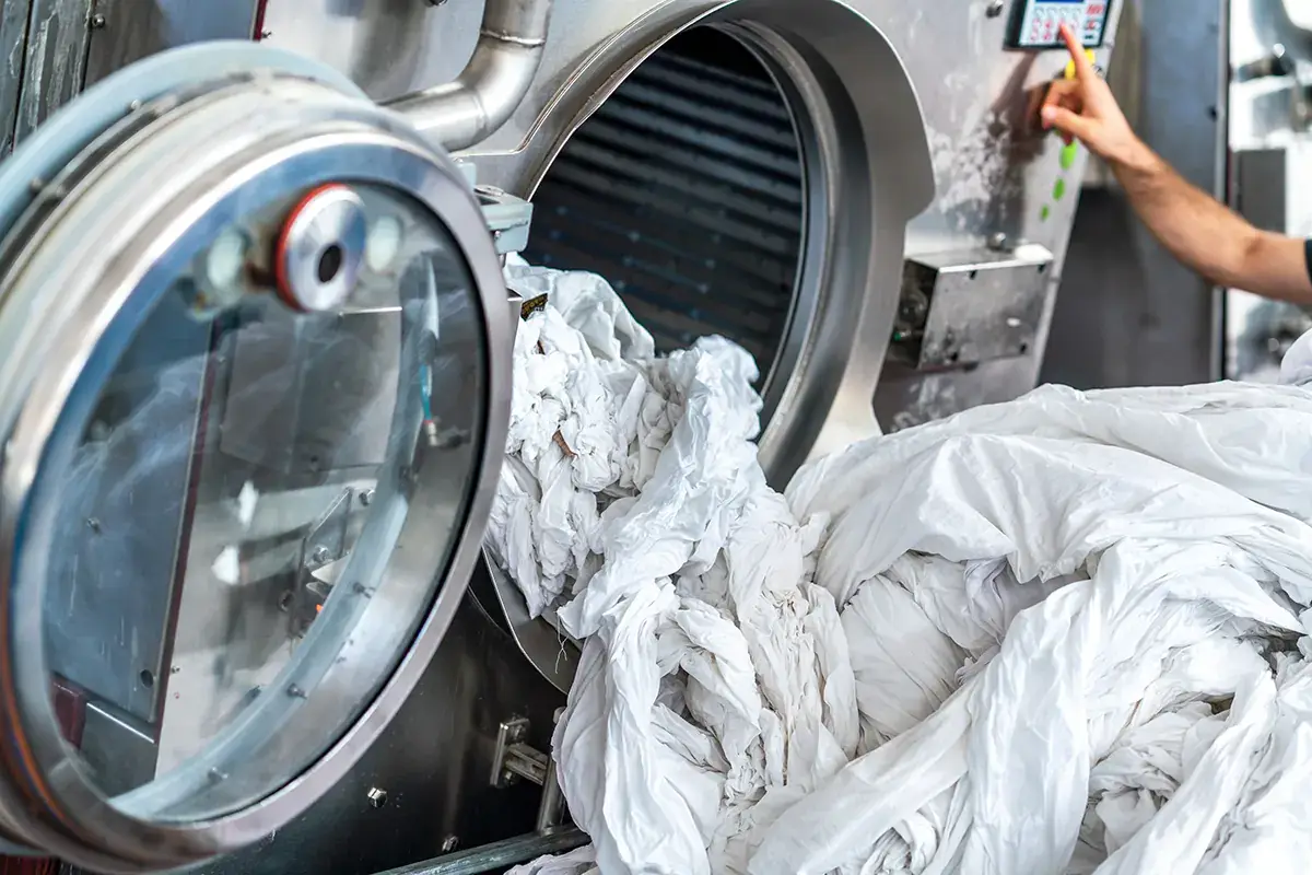 Lavanderie industriali per l'accoglienza nella morsa dei rincari:&nbsp; 600% sulle bollette