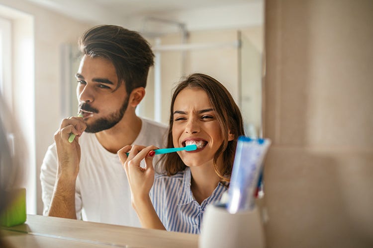 Lavarsi i denti è una buona abitudine per tutta la bocca - L’importanza dell’igiene dentale Visita mirata due volte l’anno
