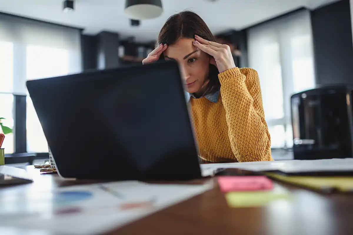 Il calo degli occupati &egrave; stato influenzato dal blocco dei licenziamenti Inps: 660mila lavoratori in meno nel 2020. Crollo per i contratti a termine