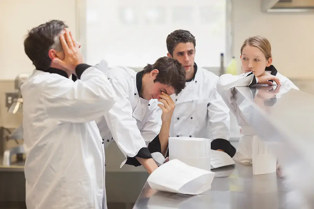 Ristorazione e servizi di alloggio i settori pi&ugrave; penalizzati a livello lavorativo secondo il XX Rapporto annuale Inps Al ristorante o in albergo non manca il lavoro, ma i lavoratori