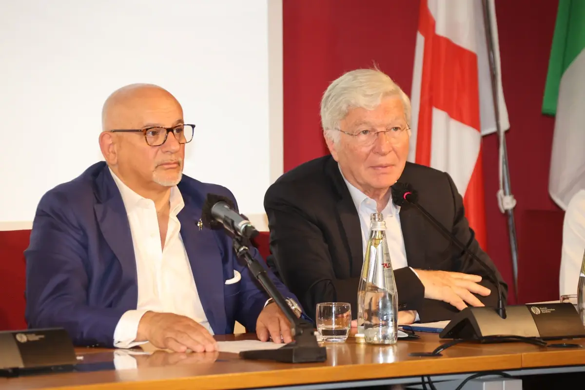 Da sinistra Claudio Sadler e Mario Cucci (foto Andrea Cherchi)  Guida Le Soste 2022: per i 40 anni ecco 14 nuovi ristoranti di alta cucina
