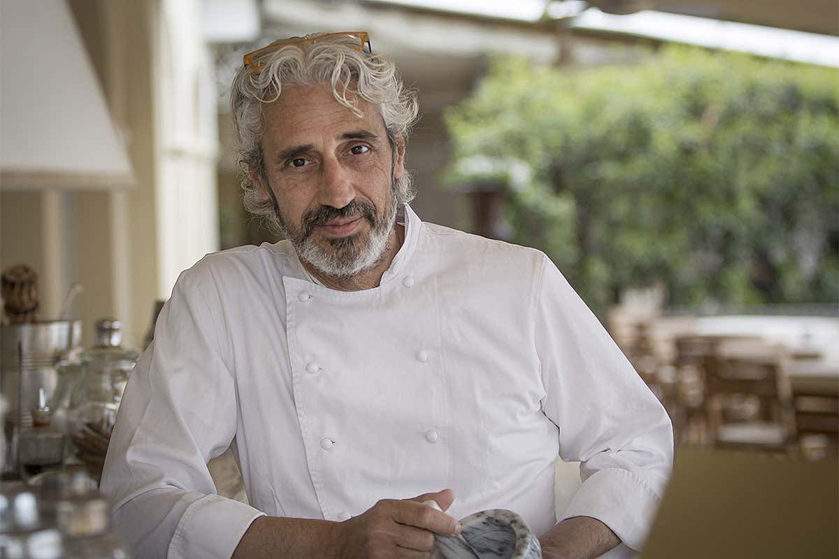 Leandro Luppi del ristorante Vecchia Malcesine Turismo sul Garda: i ristoranti ripartono ma manca il personale Leandro Luppi del ristorante Vecchia Malcesine Turismo sul Garda: i ristoranti ripartono ma manca il personale