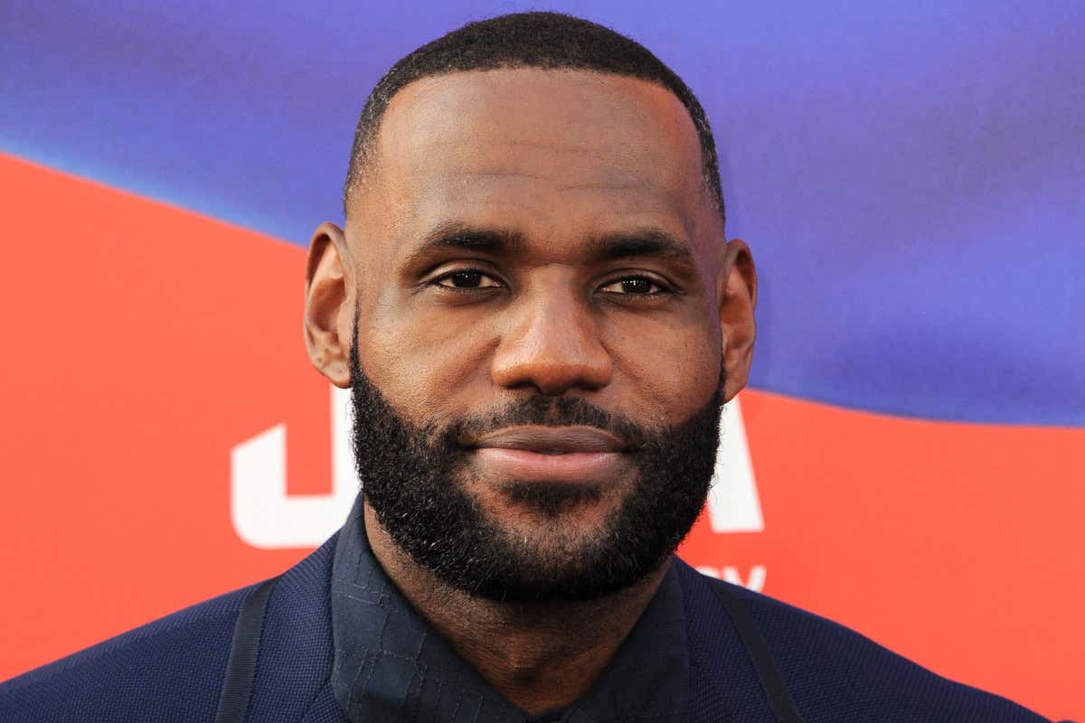 Usa contadini e LeBron James in piazza contro il pollo sintetico a New York