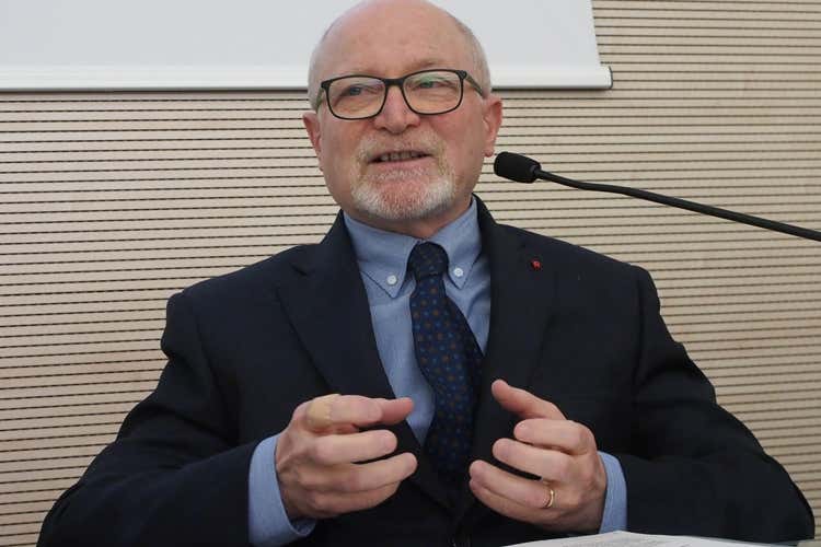 Roberto Restelli (La lectio magistralis di Roberto Restelli «La cucina deve restituire gioia») Roberto Restelli (La lectio magistralis di Roberto Restelli «La cucina deve restituire gioia»)