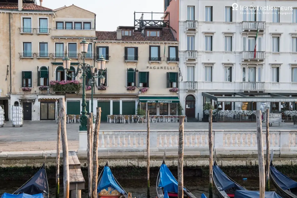 L'esterno dell'Hotel Paganelli di Venezia I soggiorni incantati di Les Collectioners per un Natale da favola