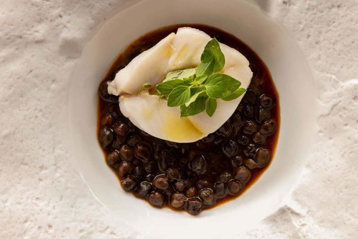 Les Orfèvres propone una cucina contemporanea, territoriale e di grande precisione tecnica