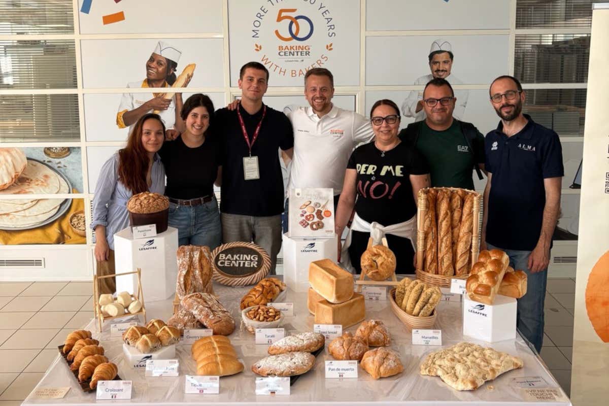 Dalla Food Valley alle boulangerie di Parigi: il viaggio premio dei panificatori Alma Dalla Food Valley alle boulangerie di Parigi: il viaggio premio dei panificatori Alma