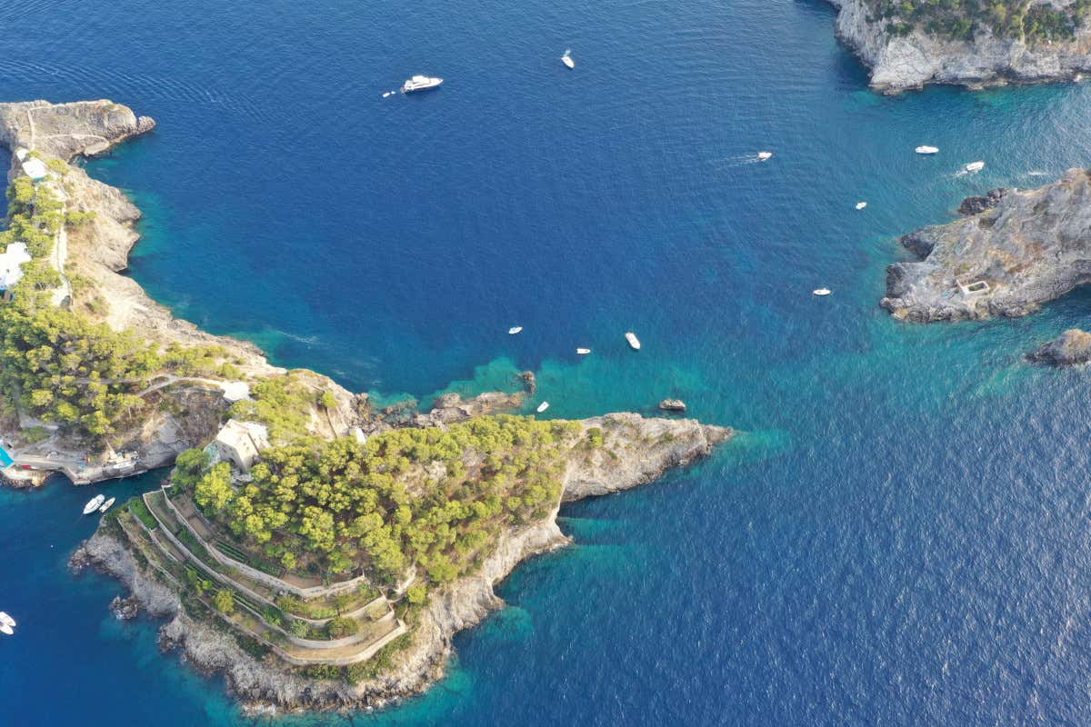 In vacanza lontani dalla folla? Ecco alcuni arcipelaghi italiani per sfuggire al caos In vacanza lontani dalla folla? Ecco alcuni arcipelaghi italiani per sfuggire al caos