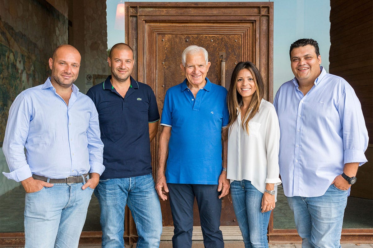 Raffaele, Paolo, Nicodemo, Teresa e Francesco Librandi Dall’amore per la terra il vino Librandi, artefici del brand Calabria