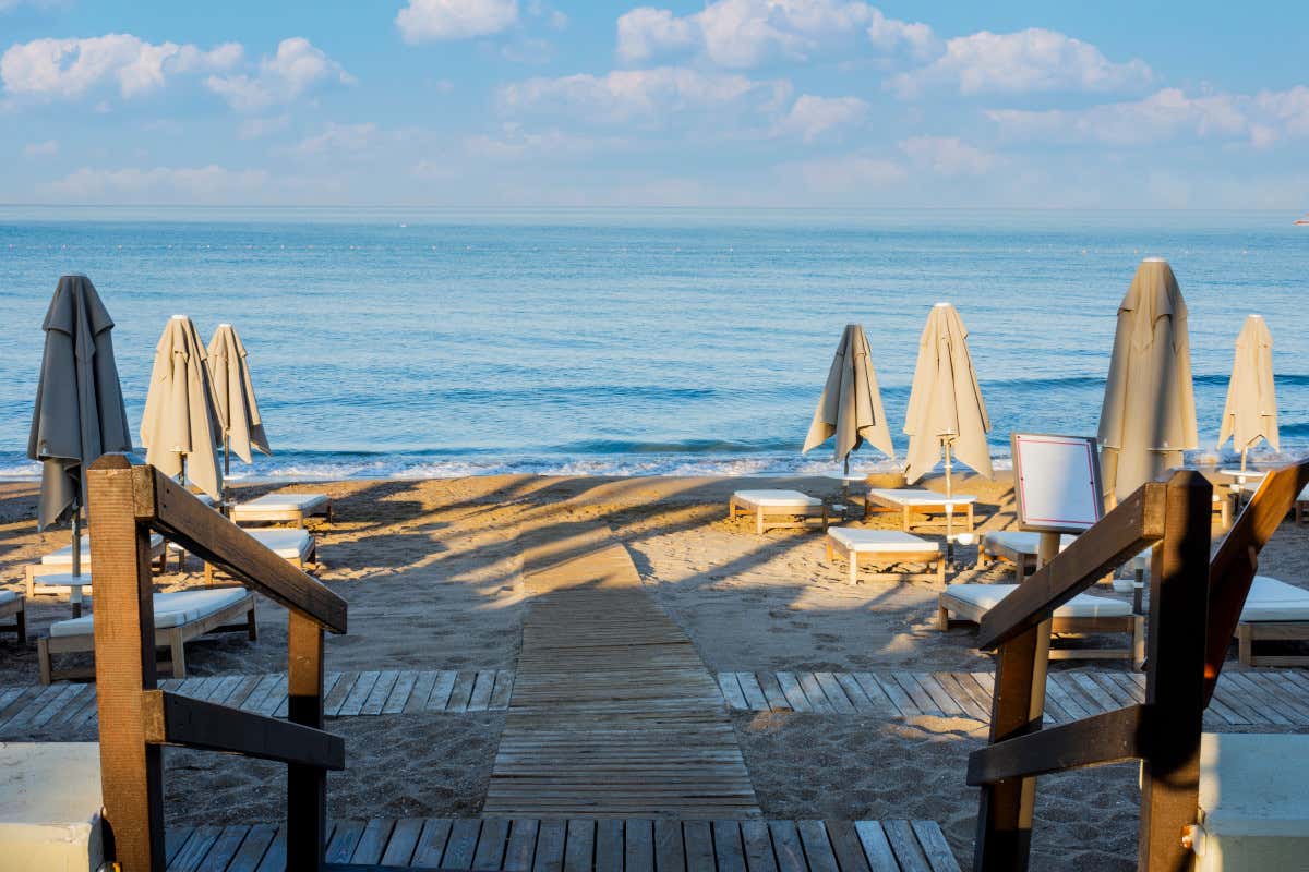 Restare aperti non conviene: i lidi in Puglia chiudono già il 4 settembre