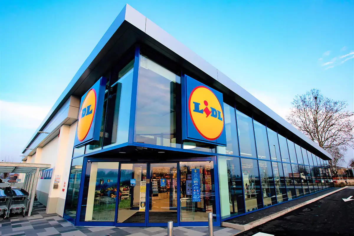 Un punto vendita Lidl Italia Venti prodotti che fanno bene al clima arriva sugli scaffali di Lidl Italia