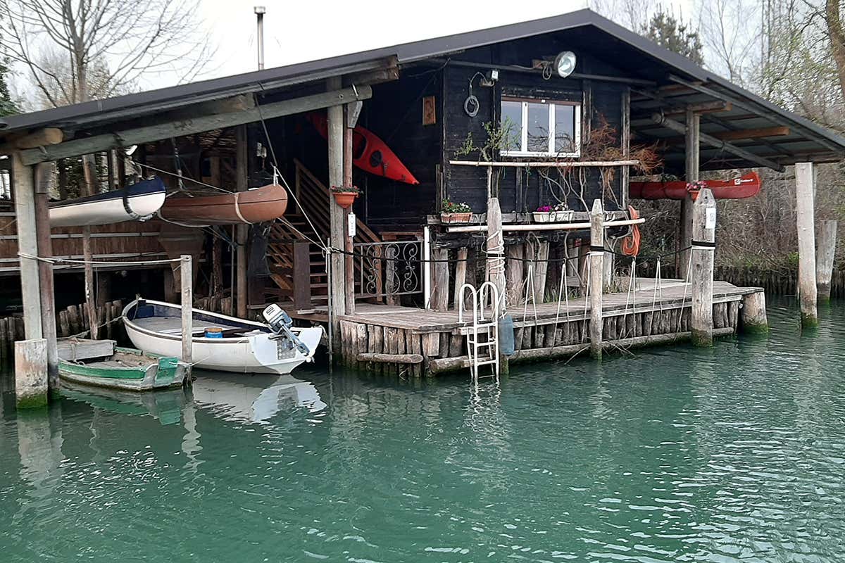 Un casone in laguna A Lignano Sabbiadoro non solo mare ma anche bagni di foresta