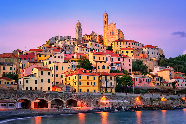 La Liguria vieta di raggiungere le seconde case e le barche Niente seconde case e barche La Liguria si chiude fino dopo Pasqua