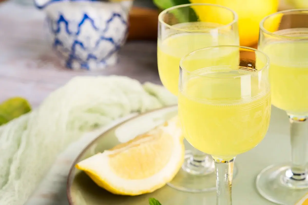 Il famosissimo Limoncello Tuffo nella cucina di Procida: il vero gusto della semplicità