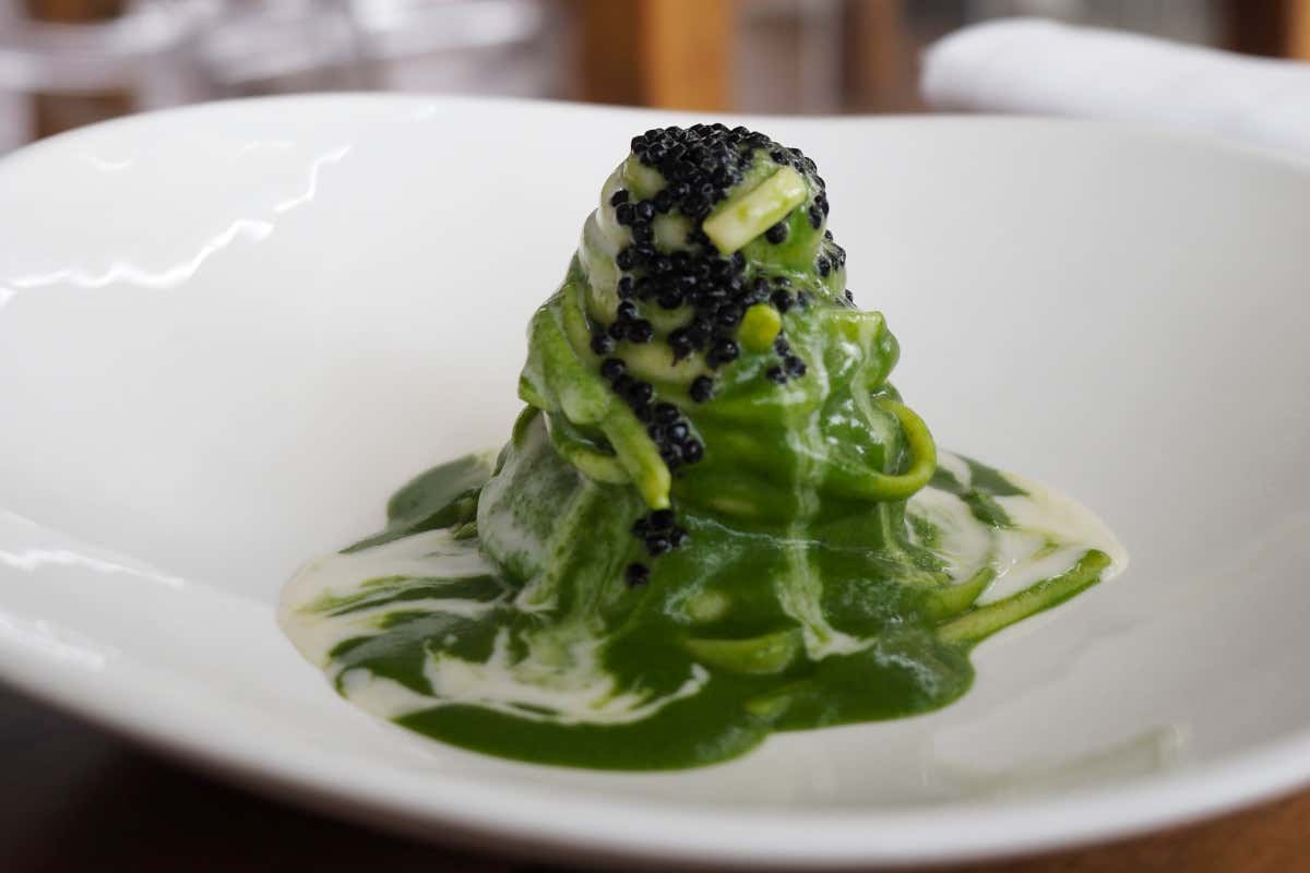 Linguine friarielli panna affumicata e tartufo nero  Culinaire Original Debic incontra i cuochi stellati: una panna da grande cucina