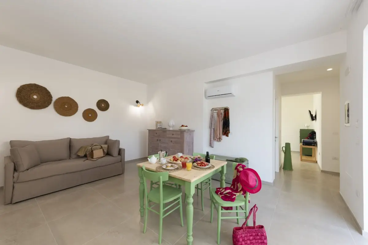 Interni freschi ed essenziali Livantea Agri Resort
