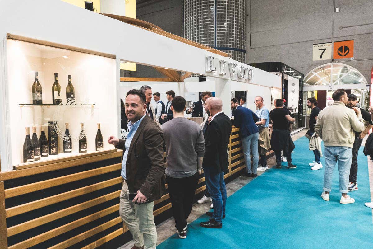 Dal Garda al Friuli: vini freschi ed eleganti espressione dei vitigni autoctoni Dal Garda al Friuli: vini freschi ed eleganti espressione dei vitigni autoctoni