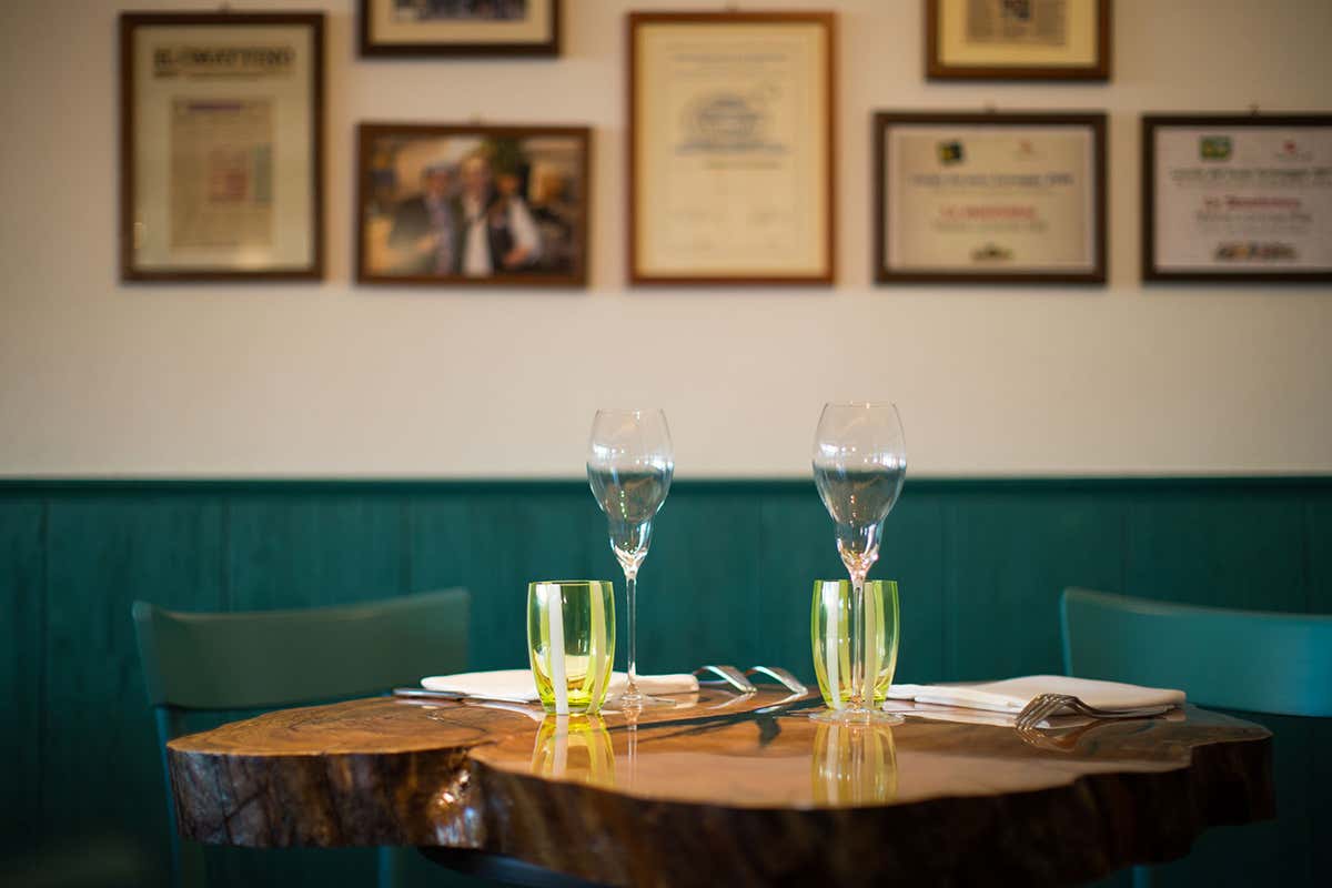 La calda accoglienza de Lo Stuzzichino Lo Stuzzichino, osteria napoletana che sa di casa
