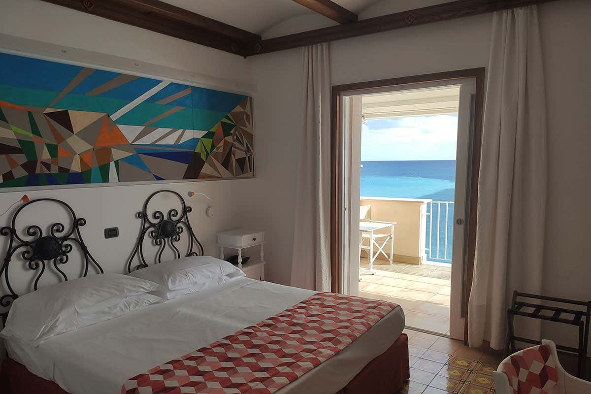 Camera vista mare Dove porta la rotta per la felicità? Alla Taverna del Capitano