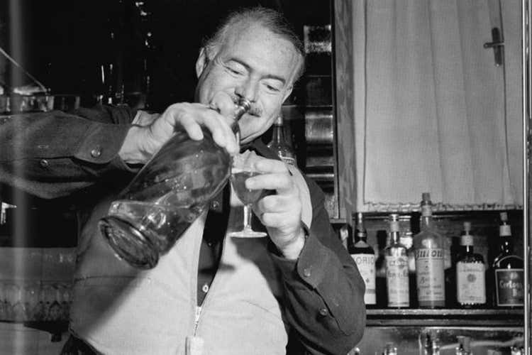 La passione dello scrittore per la tavola è nota (Locanda Margon per Hemingway I suoi scritti nel menu di Fumagalli) La passione dello scrittore per la tavola è nota (Locanda Margon per Hemingway I suoi scritti nel menu di Fumagalli)