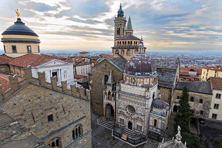 Veduta aerea di Bergamo (Cresce il turismo lombardo 2 milioni di arrivi in più) Veduta aerea di Bergamo (Cresce il turismo lombardo 2 milioni di arrivi in più)