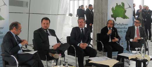 da sinistra: Ettore Riello, Gianni Fava, Roberto Maroni, Davide Paolini ed Emanuele Bertolini da sinistra: Ettore Riello, Gianni Fava, Roberto Maroni, Davide Paolini ed Emanuele Bertolini