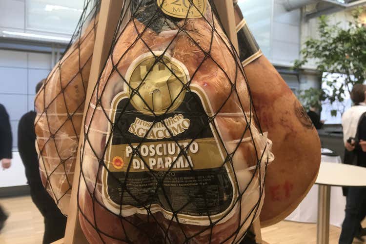Il Prosciutto di Parma San Giacomo (Longino & Cardenal presentasette nuovi prodotti premium)