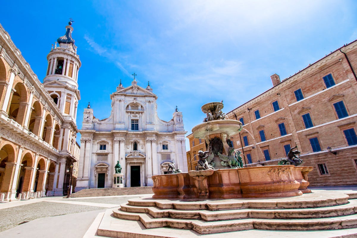 La Basilica della Santa Casa di Loreto  Estate positiva per il turismo religioso, ma il caro bollette fa aumentare le tariffe