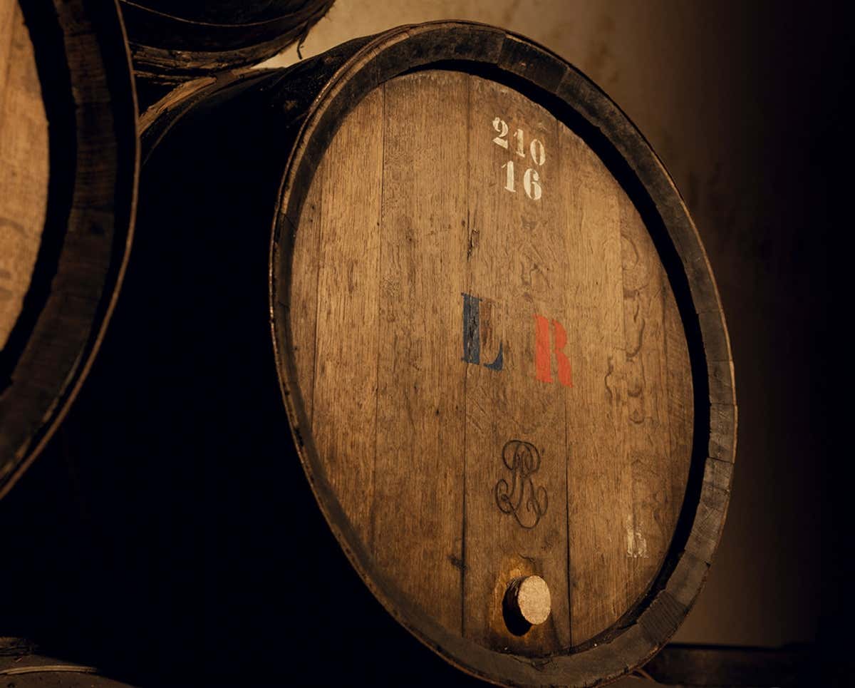 Nel produrre il Louis Roederer Vintage 2018, circa il 25% dei mosti fermenta in botti di rovere usate