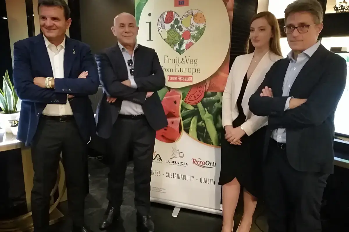 Gian Marco Centinaio, Gennaro Velardo, Sara Bua, Emilio Ferrara L'alimentazione sana inizia dalla spesa. Un progetto per promuovere Dop e Igp