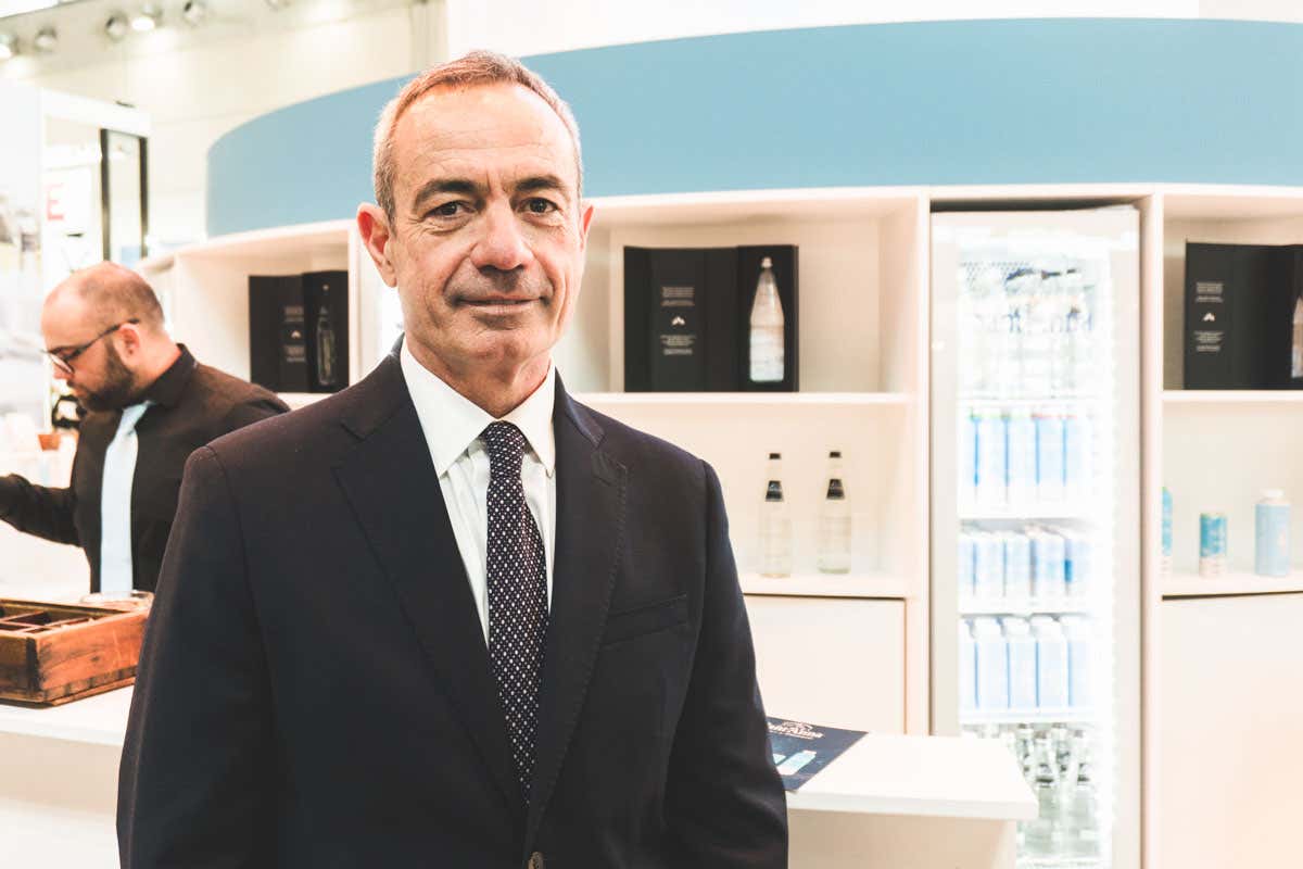 Dal vetro al Tetra Pak: i nuovi formati di Acqua Sant’Anna per ogni occasione di consumo