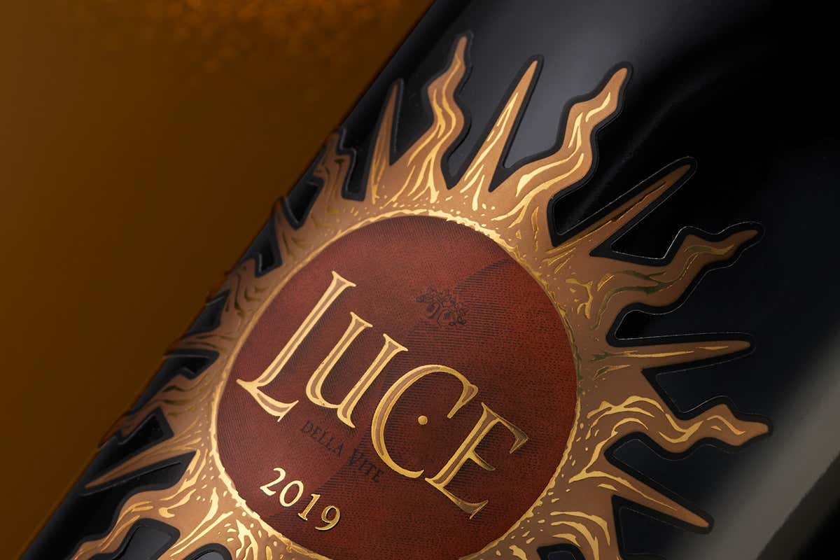 Merlot e Sangiovele, il blend che d&agrave; vita al vino della Tenuta di Frescobaldi Luce 2019: equilibrio, energia, eleganza